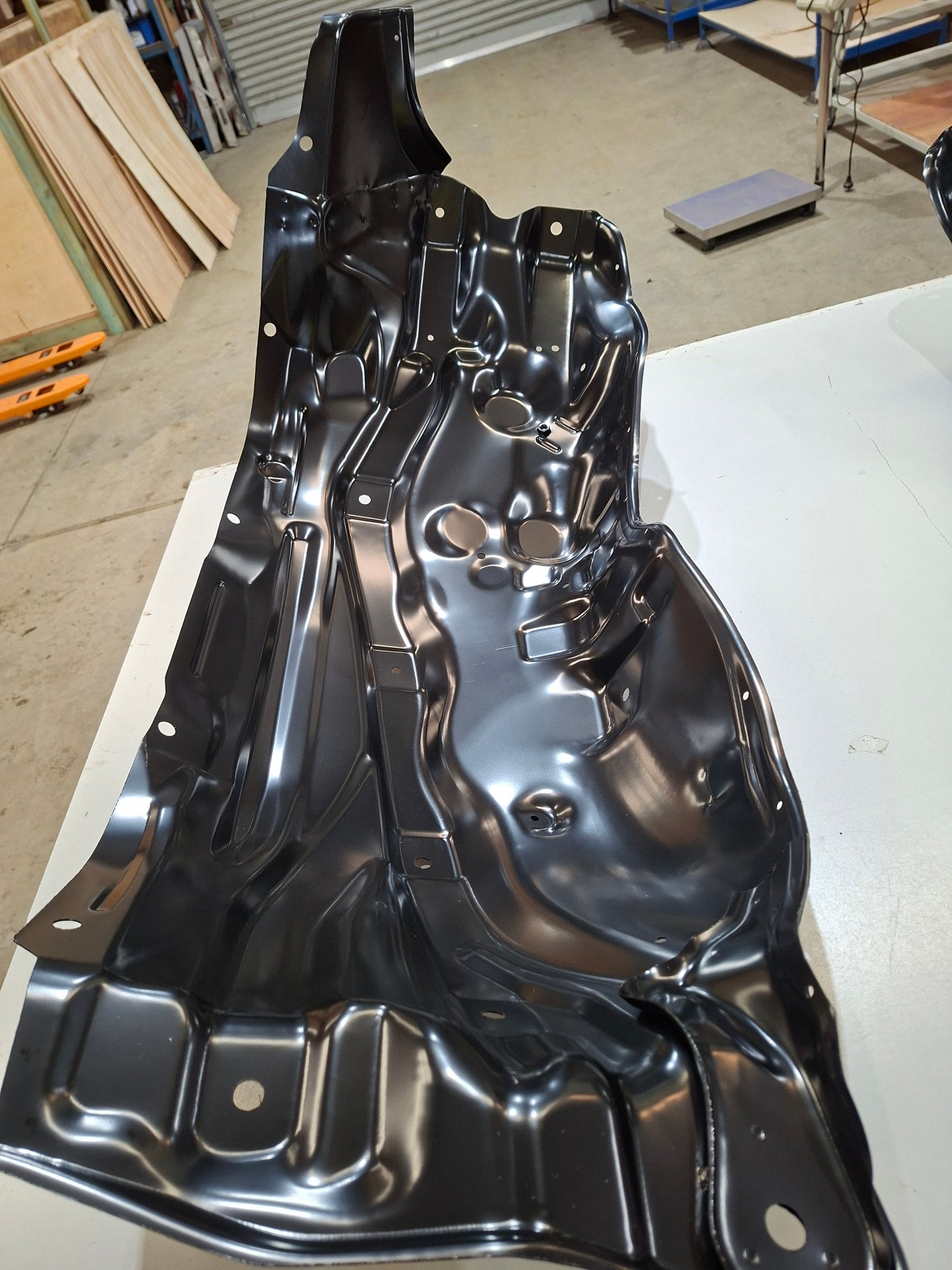 75 Inner Front Wheel Arch LEFT Hand Side