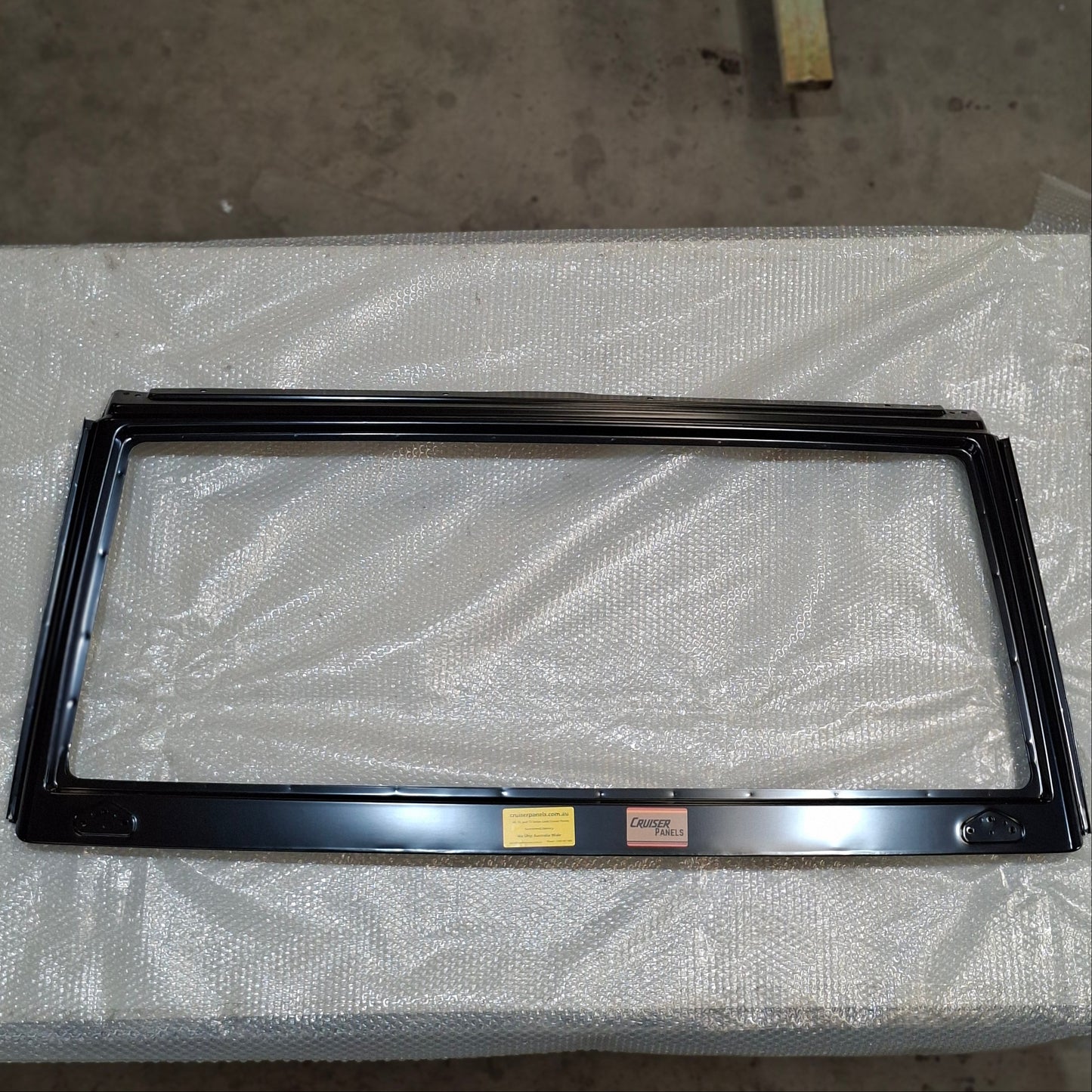 75 Windscreen Surround