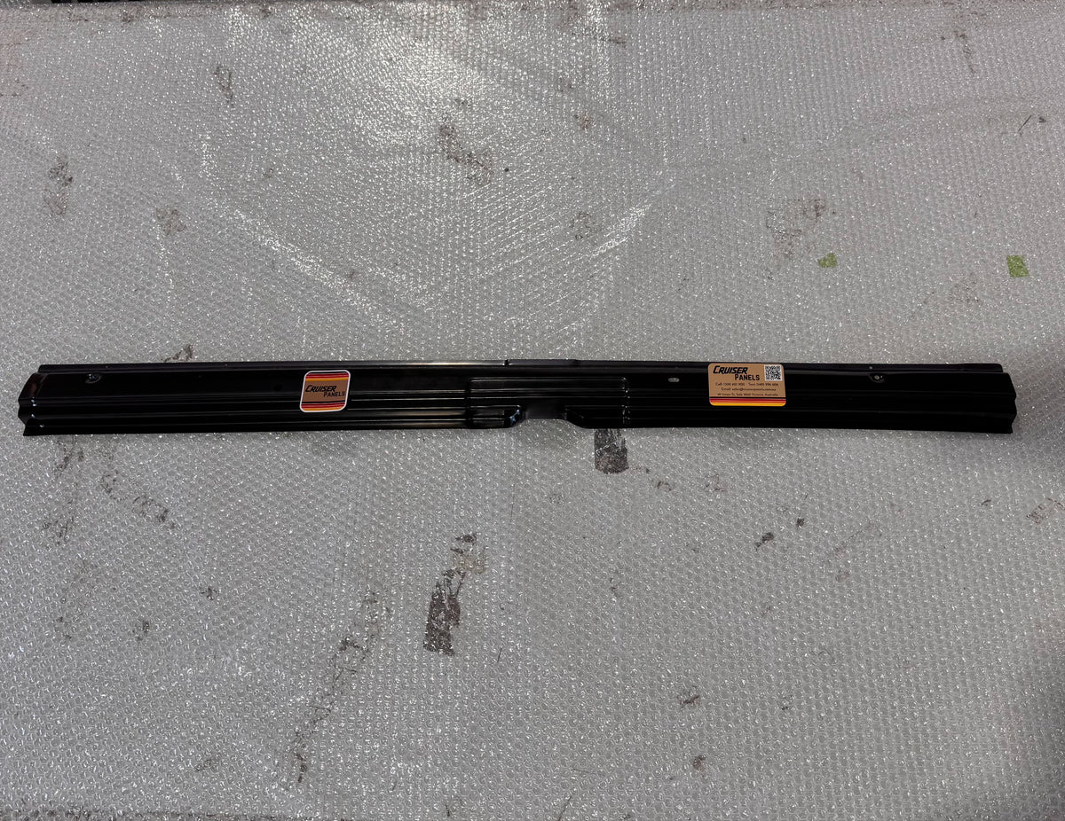 70 Dual Cab Roof Rail Outer Right