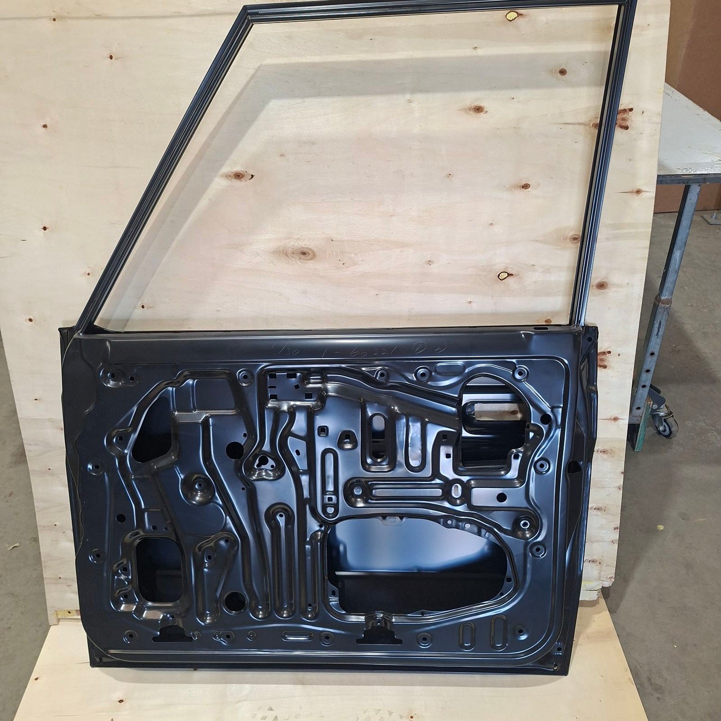 GENUINE 75 Series Square Corner Door RIGHT