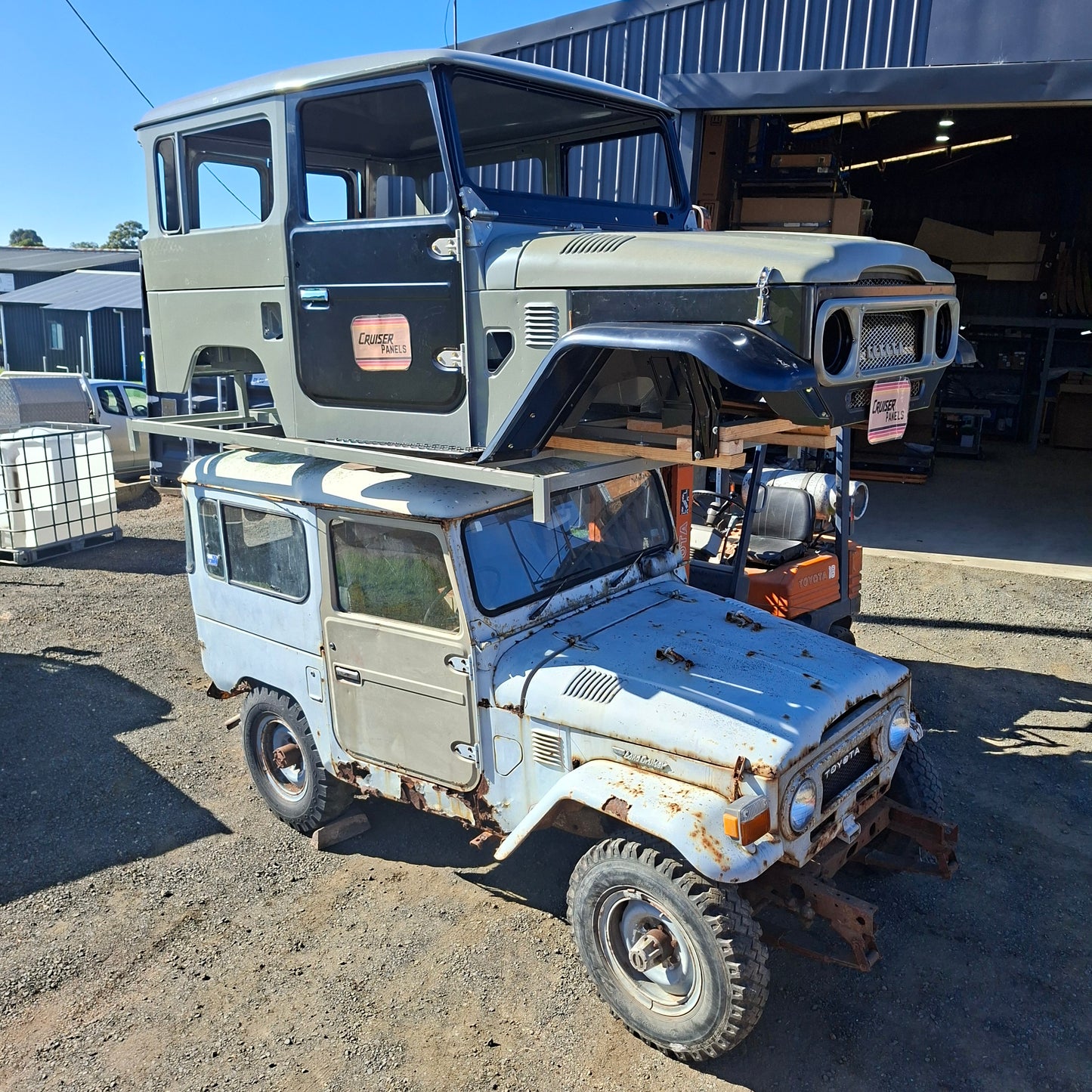 40 Series SWB Cab - With Panels
