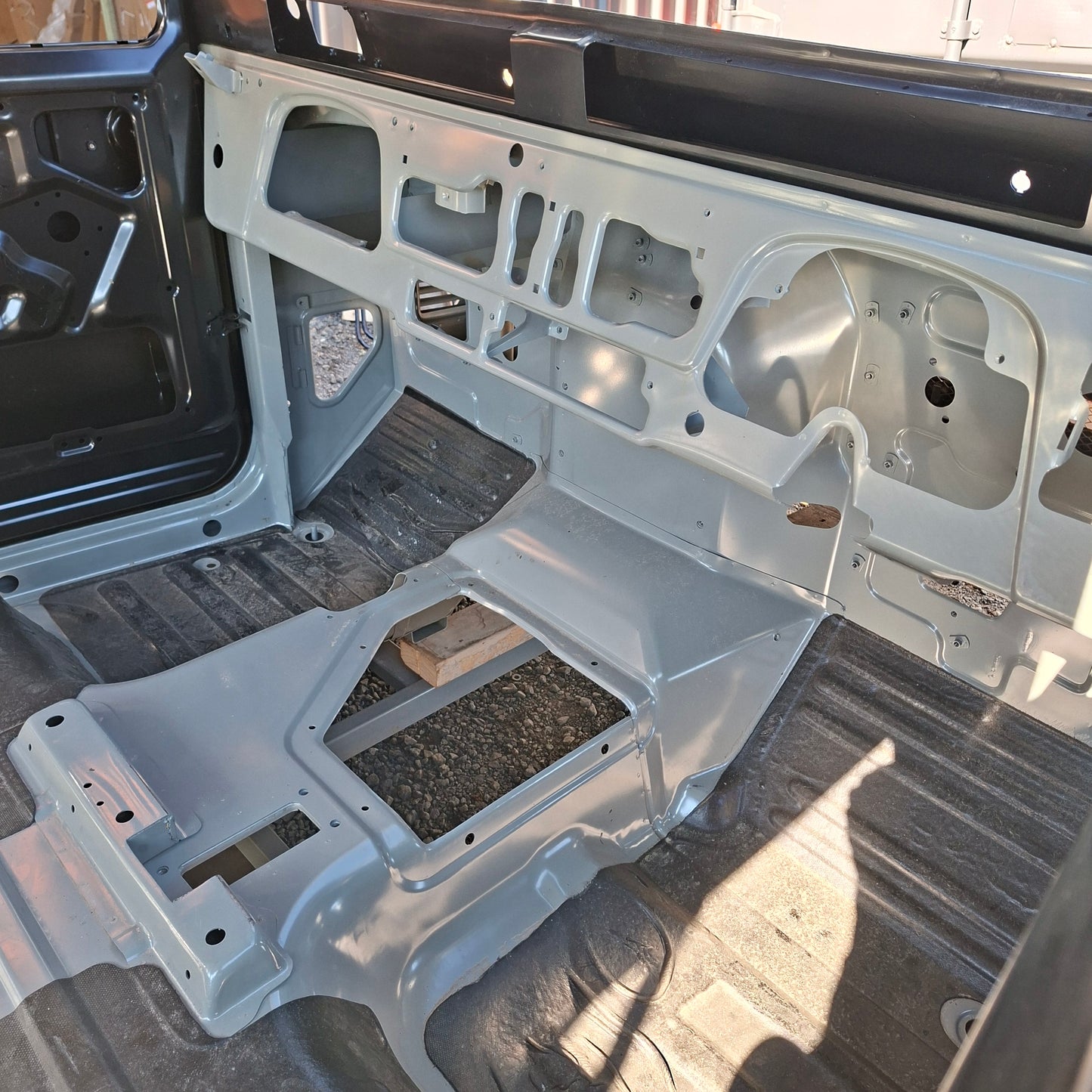 40 Series SWB Cab - With Panels