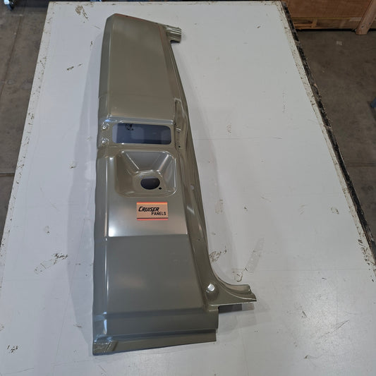 79 Single Cab Right Rear Pillar