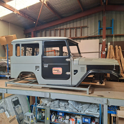 40 Series SWB Cab - With Panels