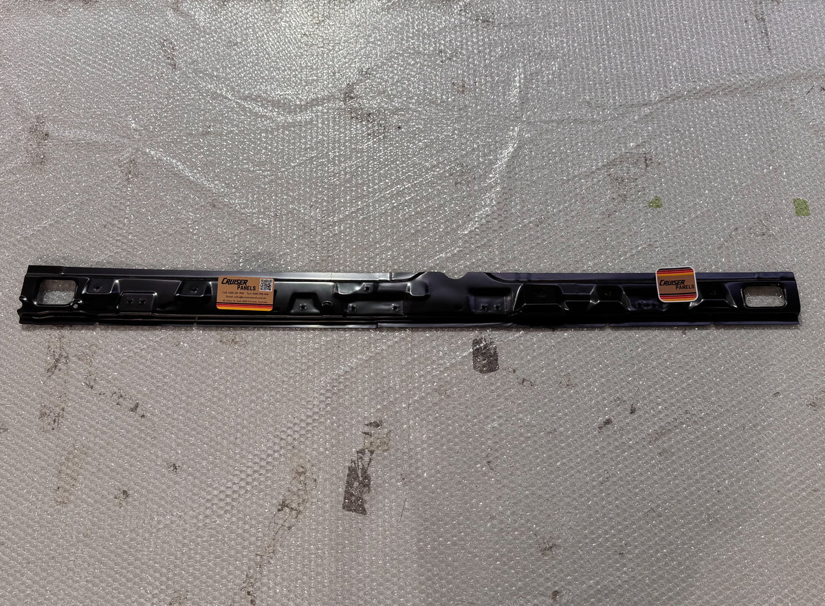 70 Dual Cab Roof Rail Inner Right
