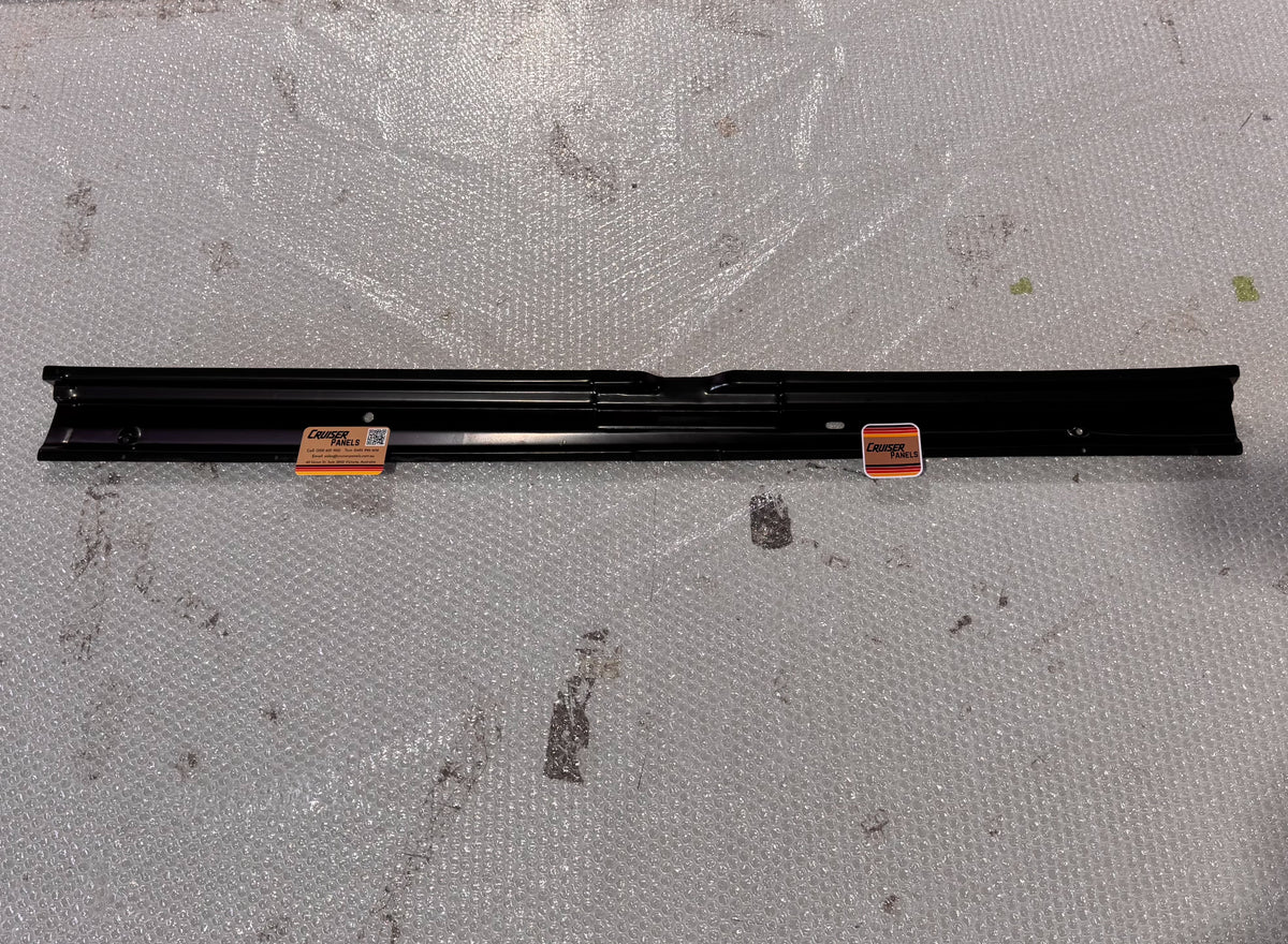 70 Dual Cab Roof Rail Outer Right